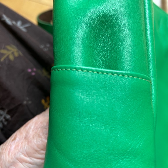 Green leather bag. - Picture 4 of 8